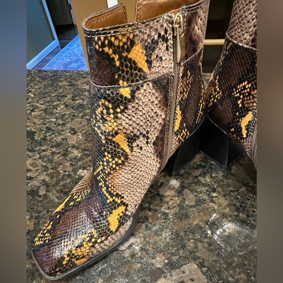 Franco Sarto Leather Faux Reptile Boots (Sz 9M) - Picture 3 of 9